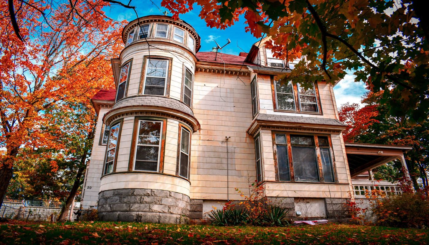 Men of Dignity: King Sober House