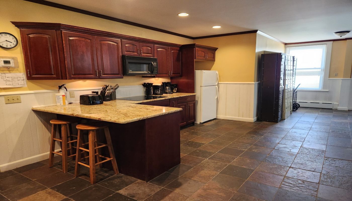 Whaling City Men's Sober House