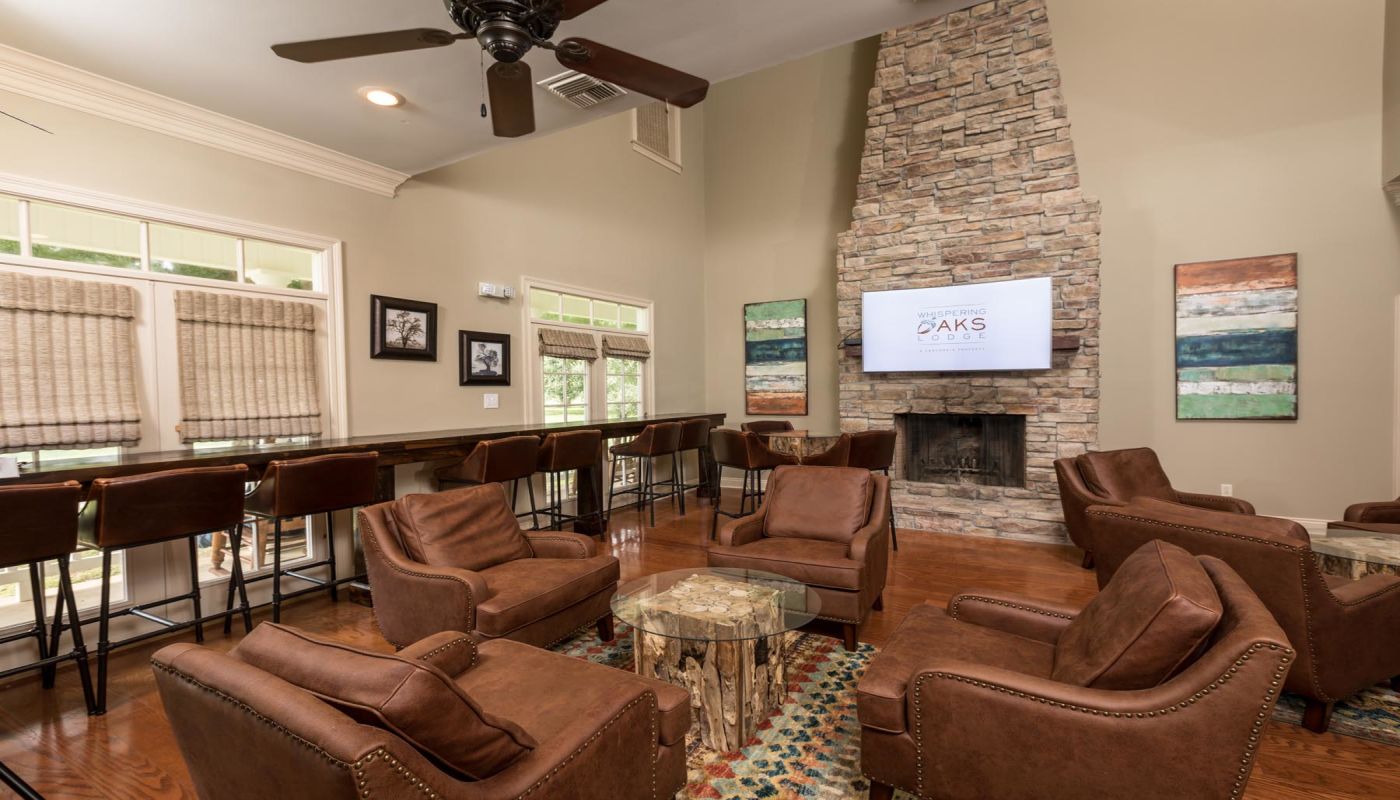 Whispering Oaks Lodge